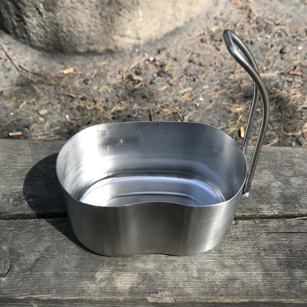 St�ltermos med kokk�rl och kompass